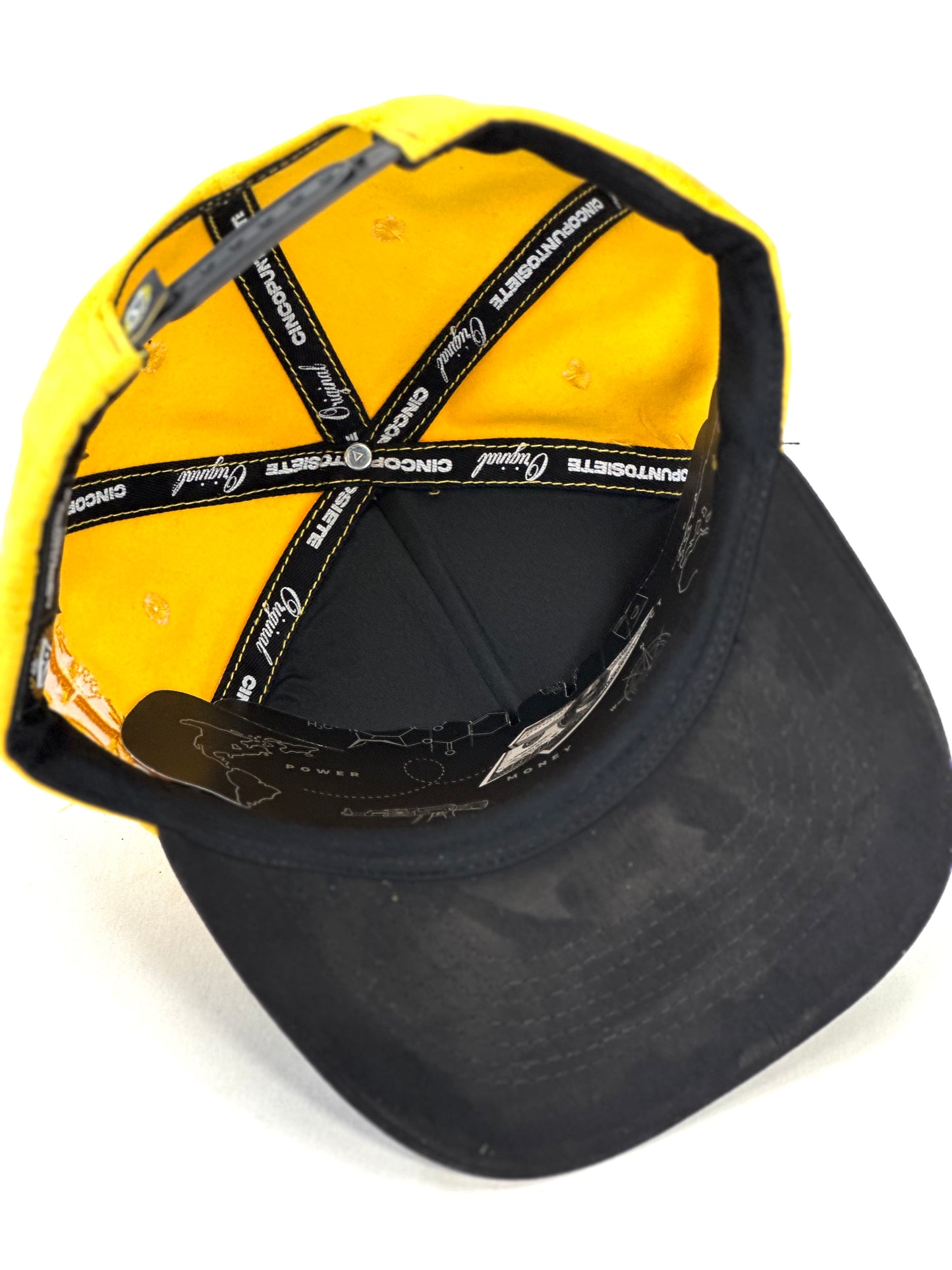 Gorra 5.7 Black Yellow