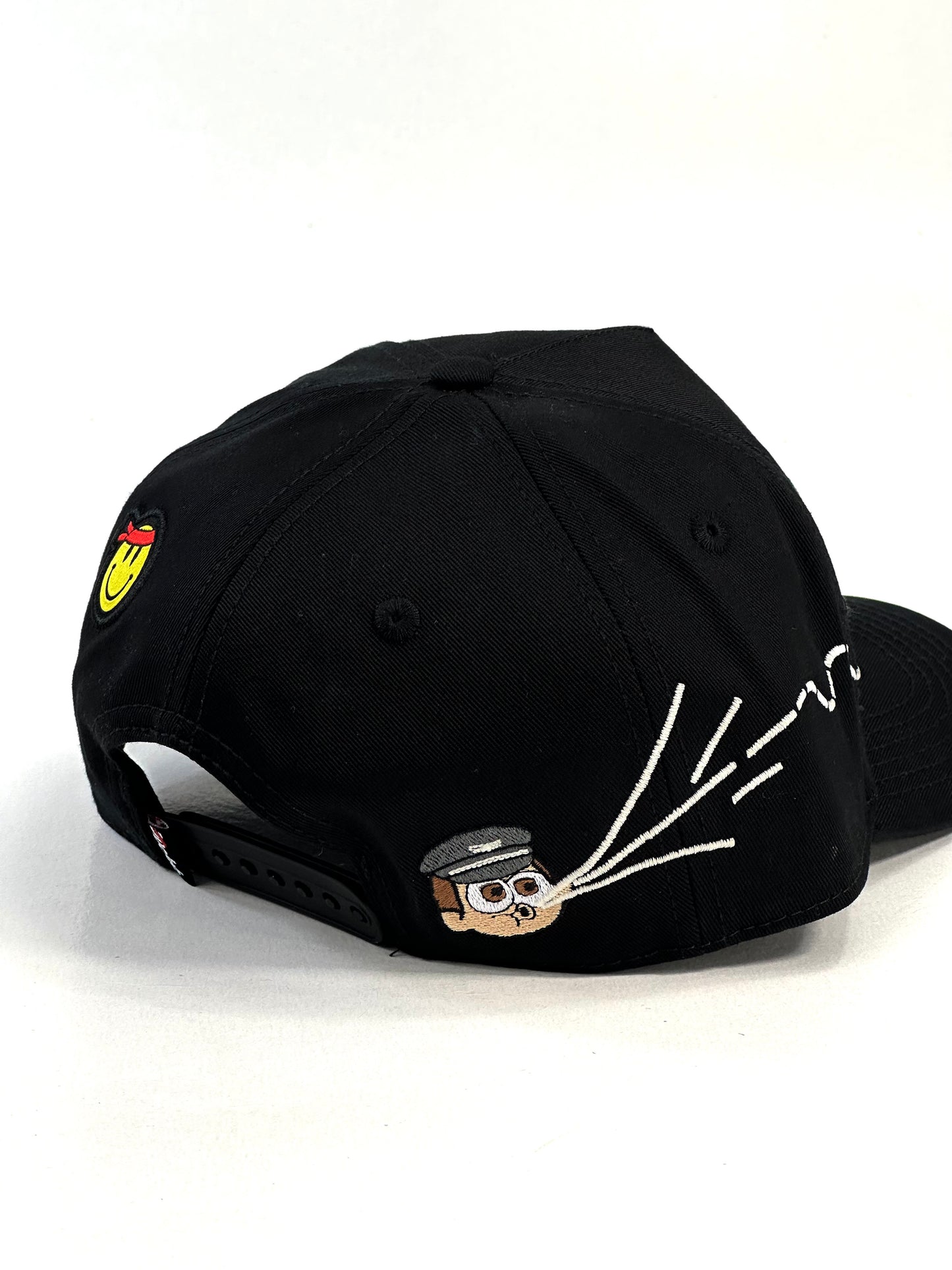 Gorra problematic and dangerous pilotito Black cerrada