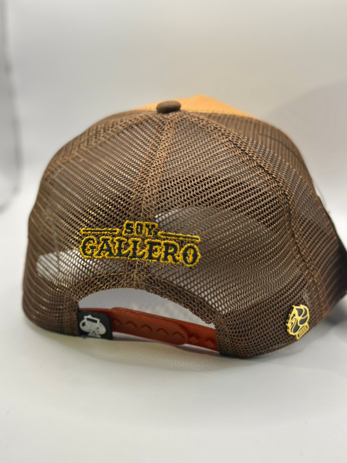 Iron trendy soy gallero