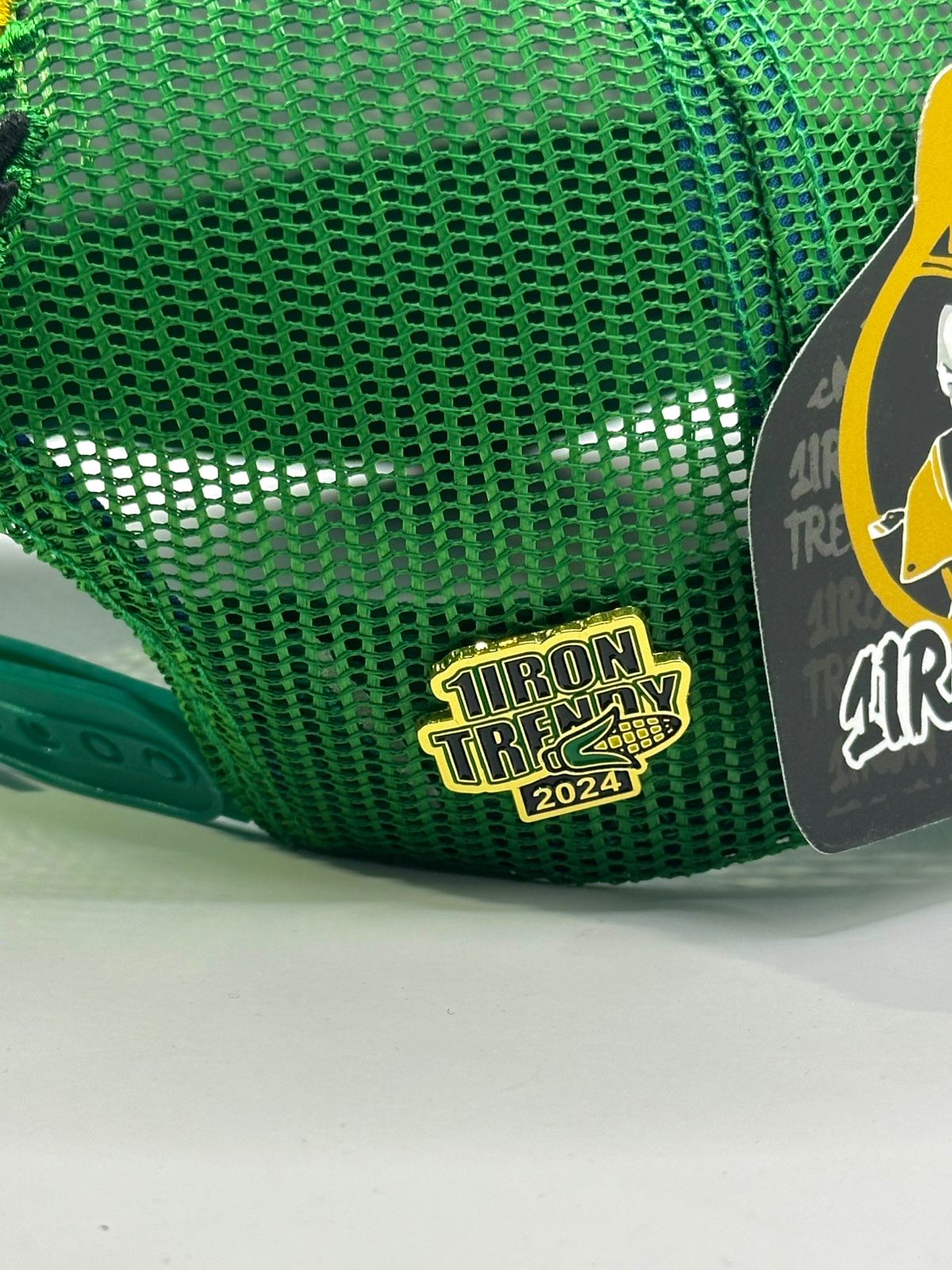 Iron trendy agricultor verde