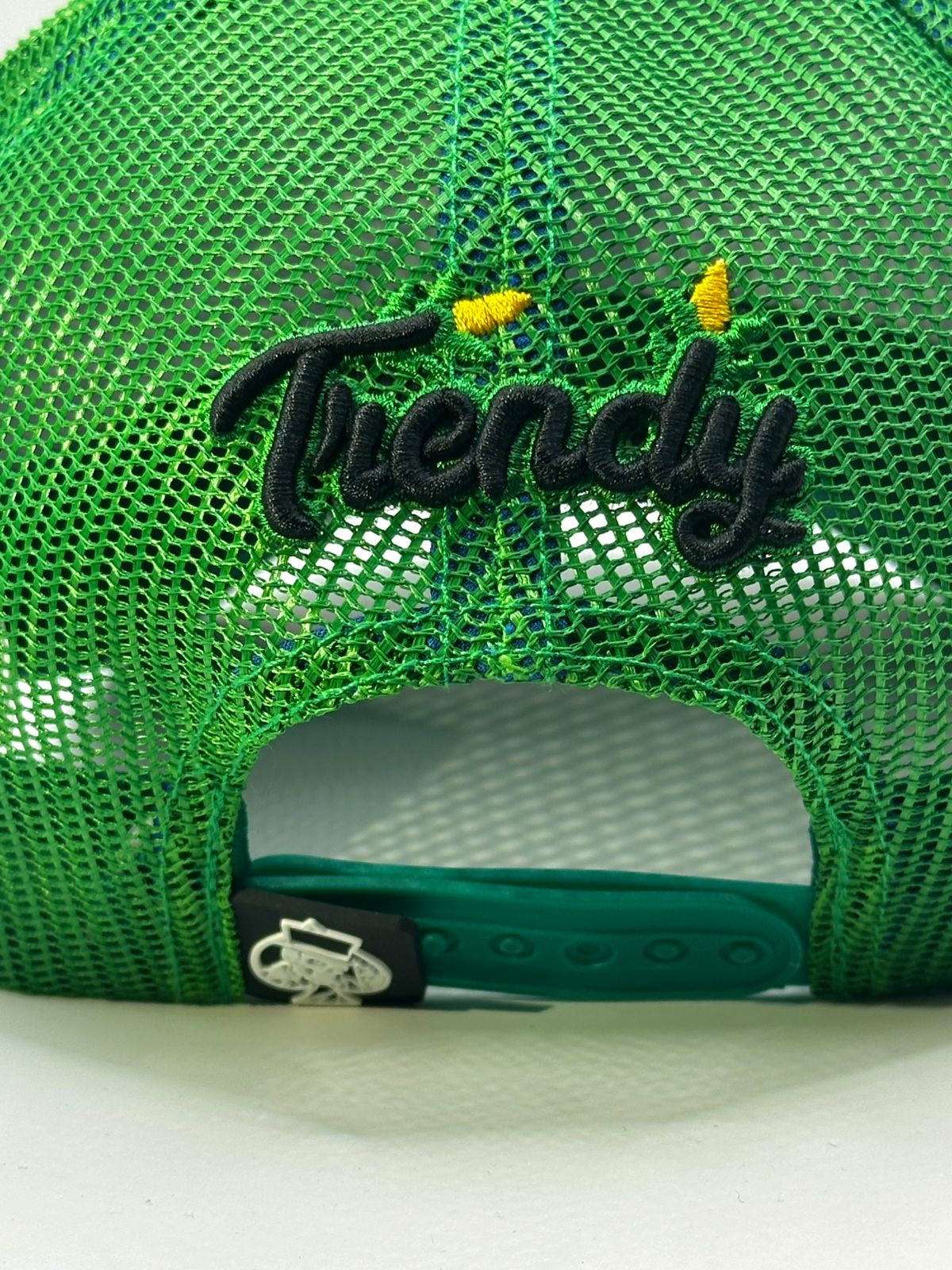 Iron trendy agricultor verde