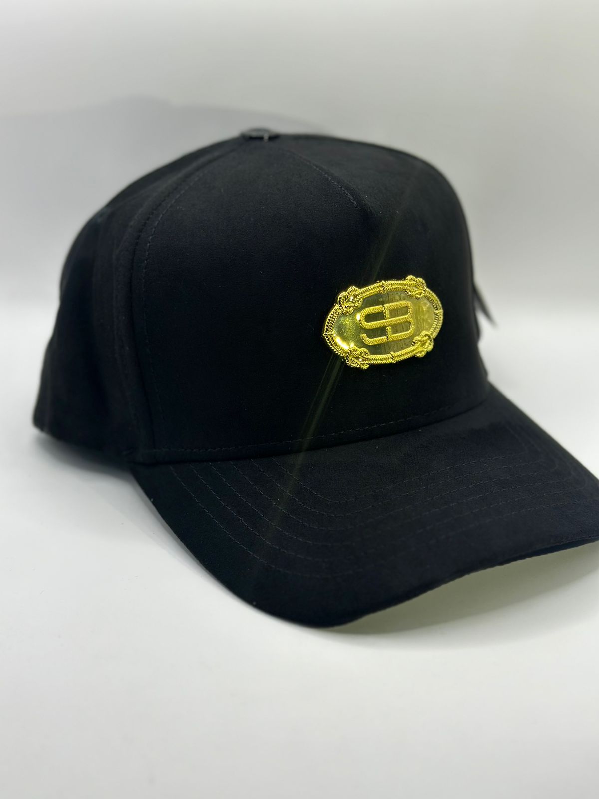 Sombrero blanco placa gold