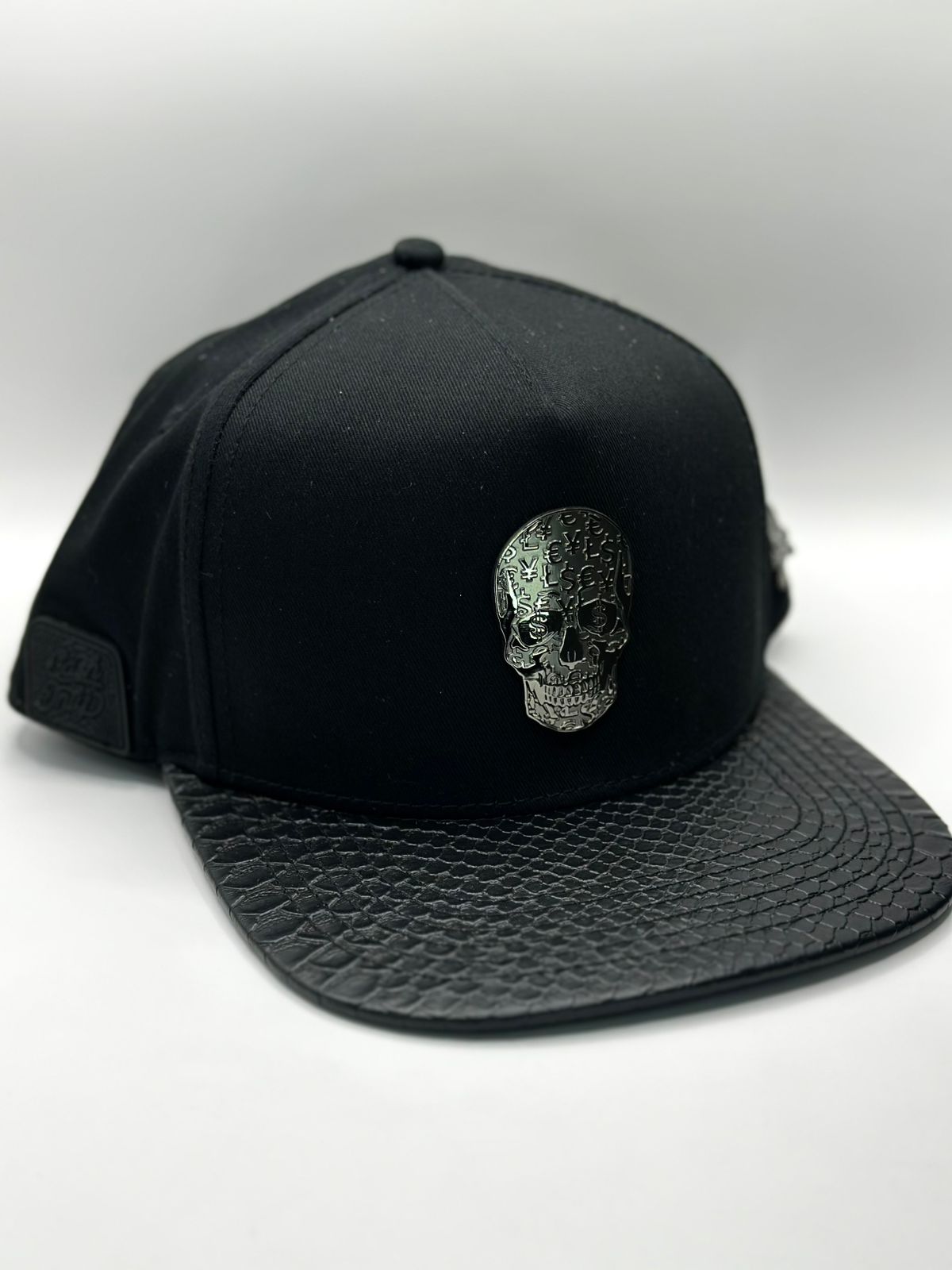 Cash Only Skull Black