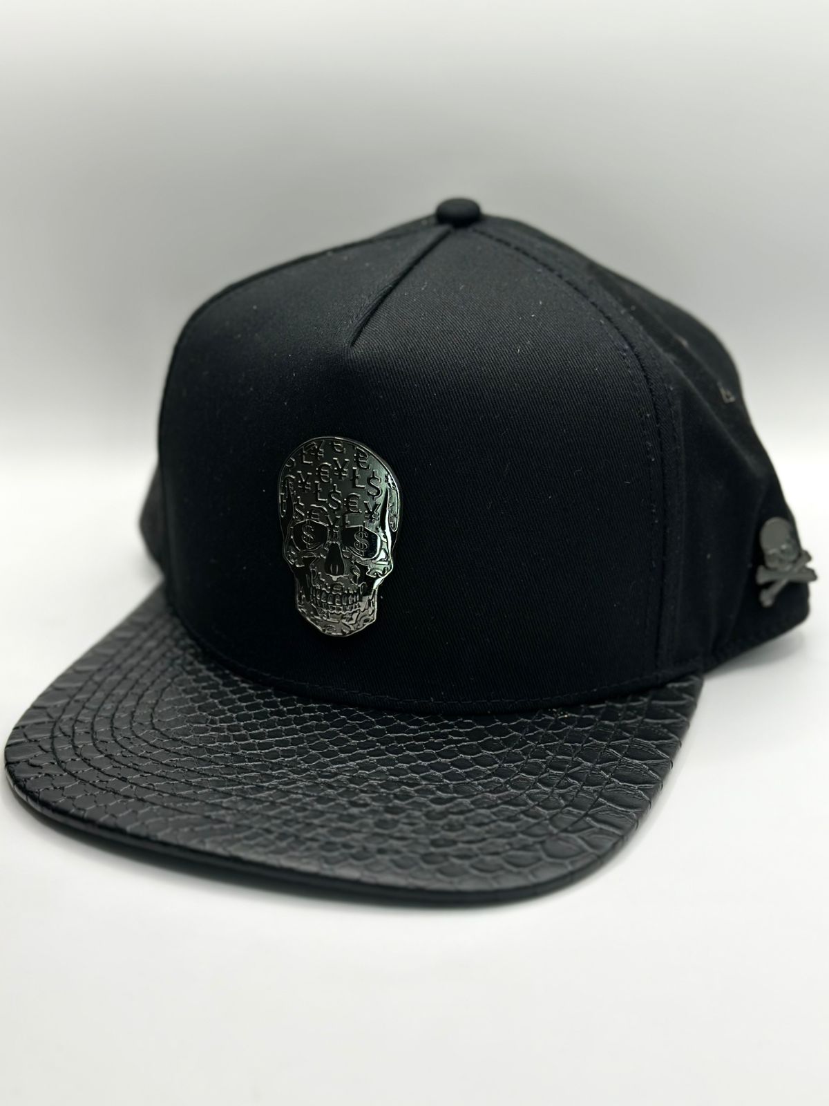 Cash Only Skull Black