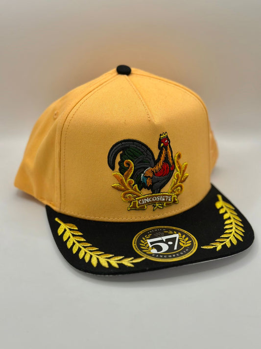 Gorra 5.7 gallo fino crema