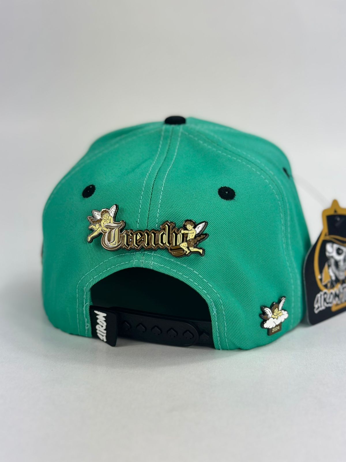 Iron trendy angel green