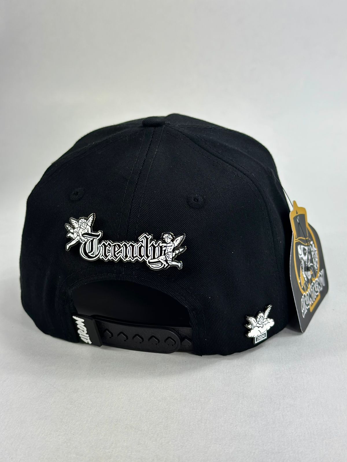 Iron trendy angel black