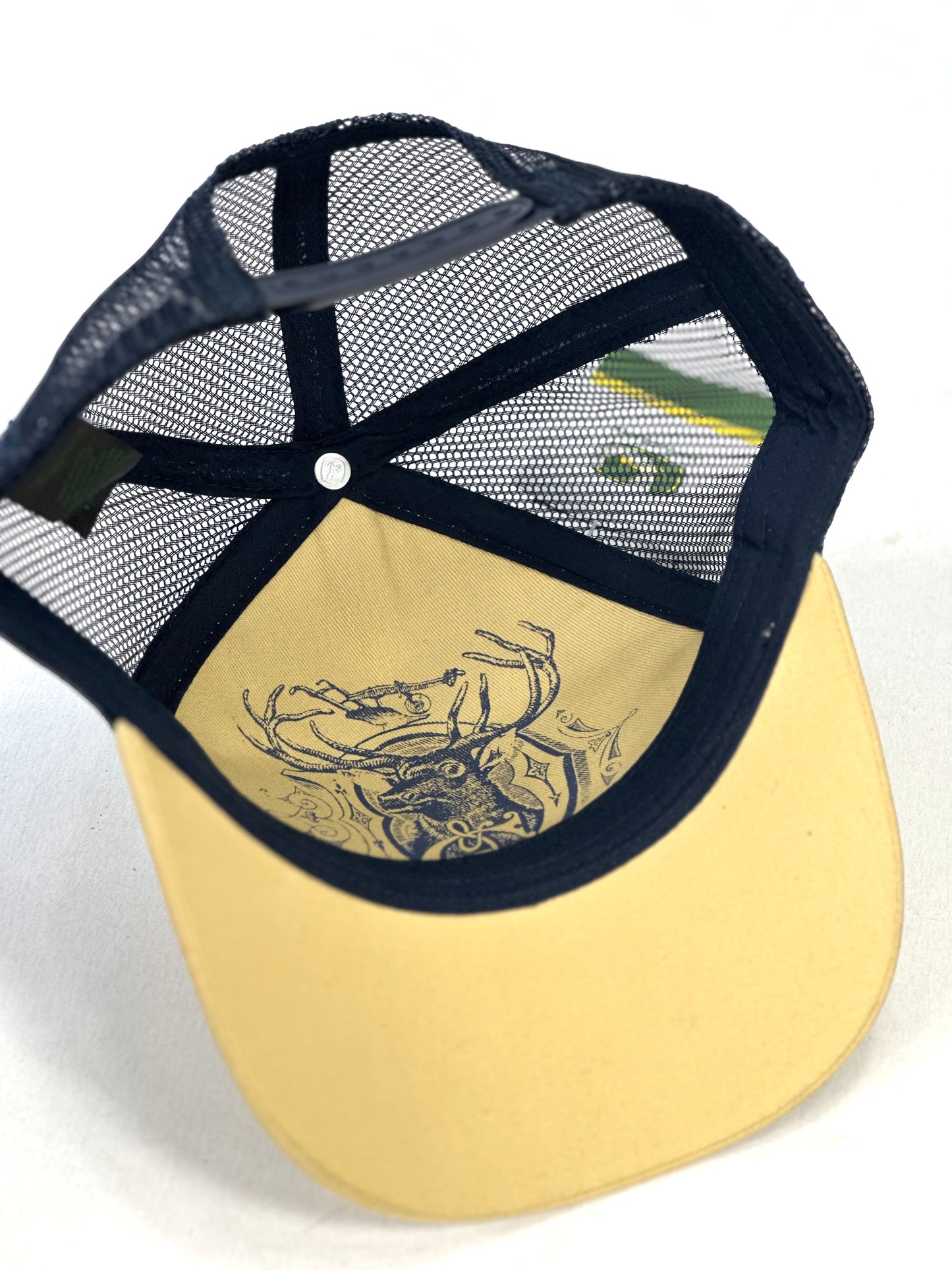 Gorra John Deere Crema